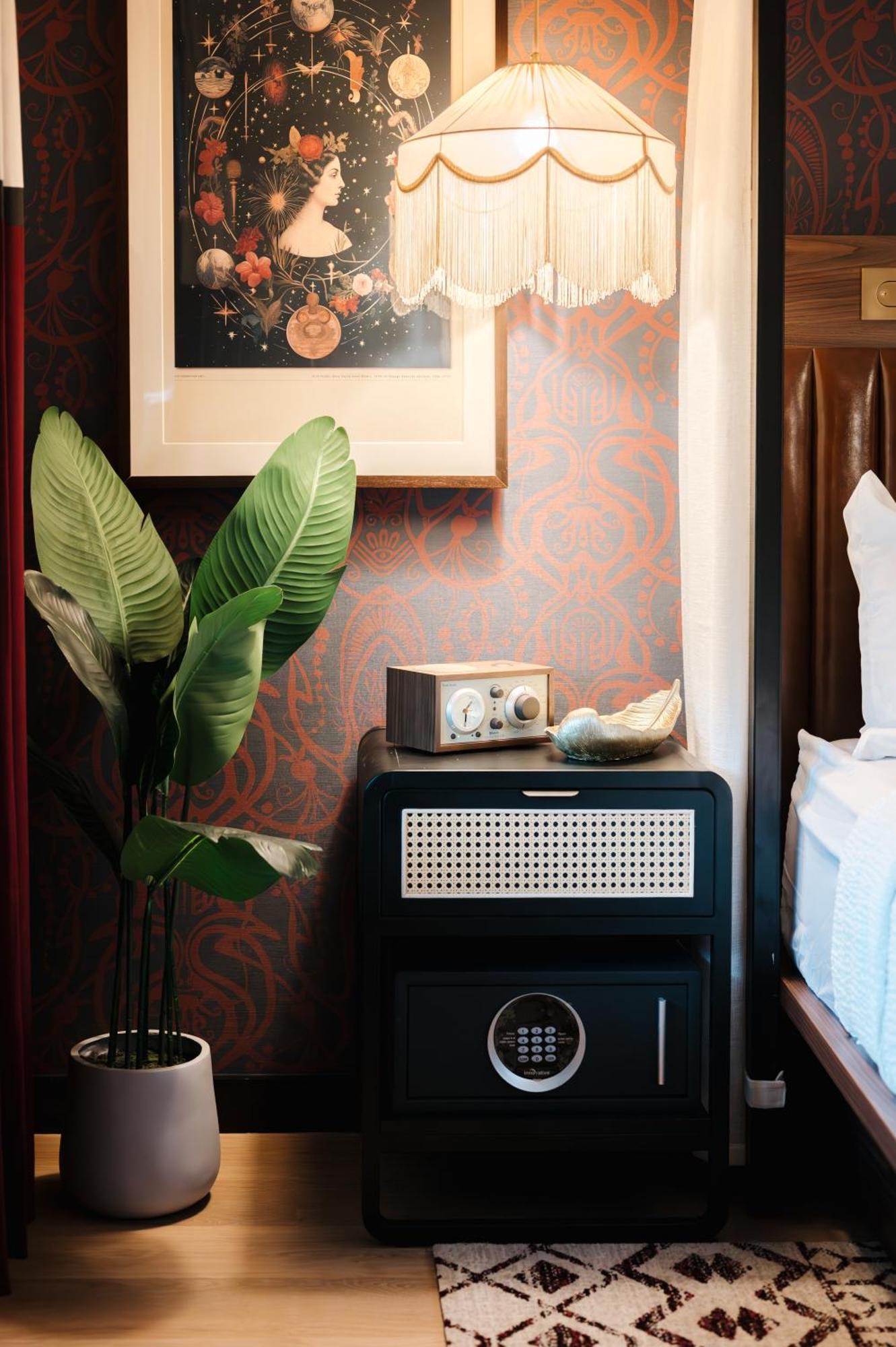 Uncommoner Hotel By Reverie Boutique Collection Уэст-Ярмут Экстерьер фото
